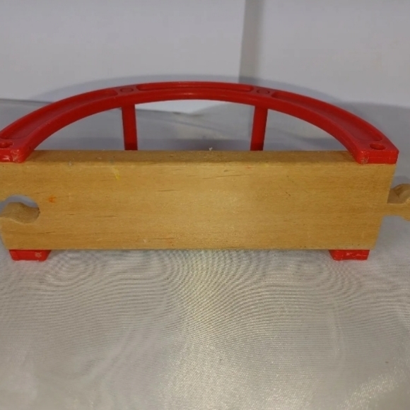 Red Arch Bridge for Thomas the Train Wooden Track - Picture 4 of 4